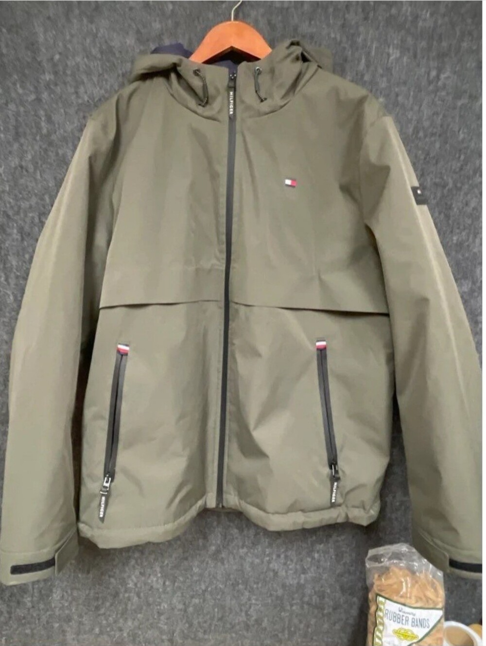 Tommy Hilfiger Men's Olive Green Hooded Jacket Wind Water Resistant Stretch Sz L